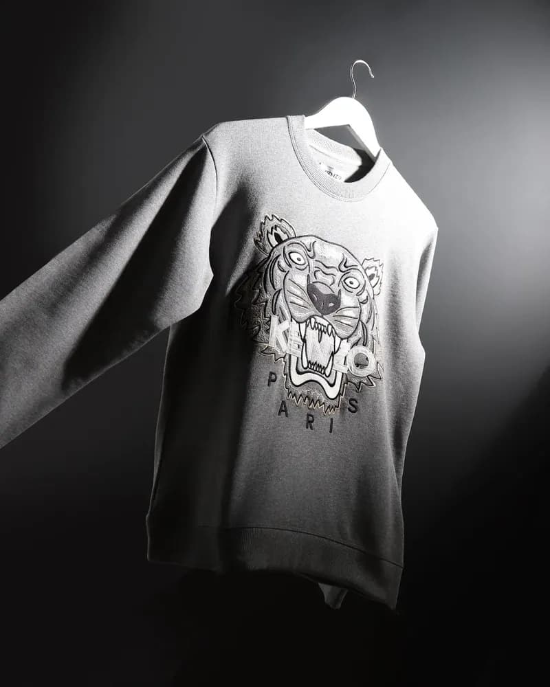 Пример фотографии: Sweatshirt on a Hanger