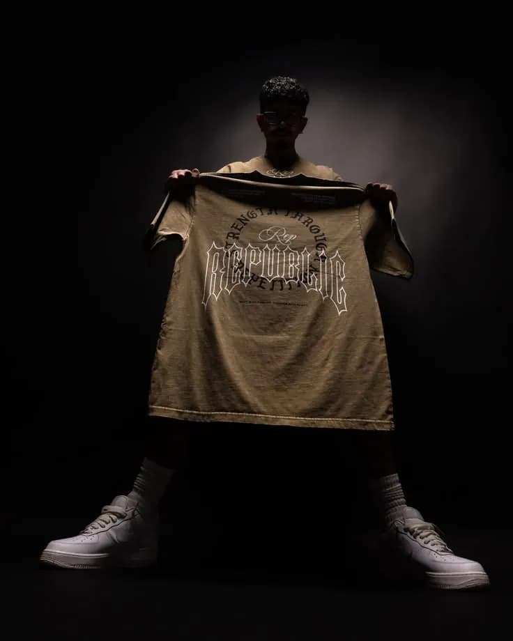 Пример фотографии: Tee in the Dark
