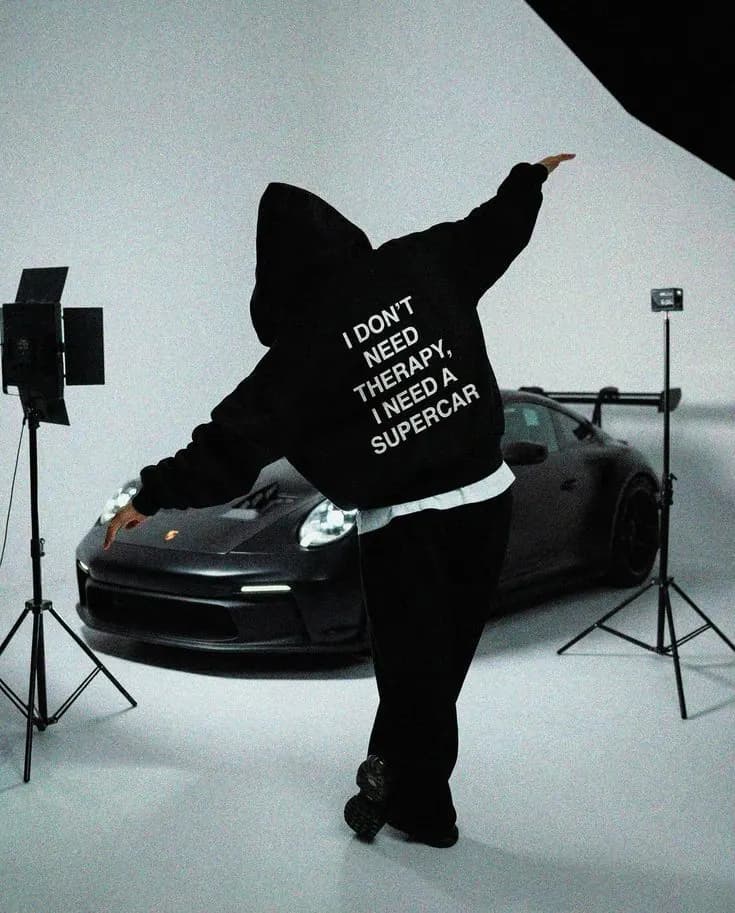 Пример фотографии: Hoodie and Supercar