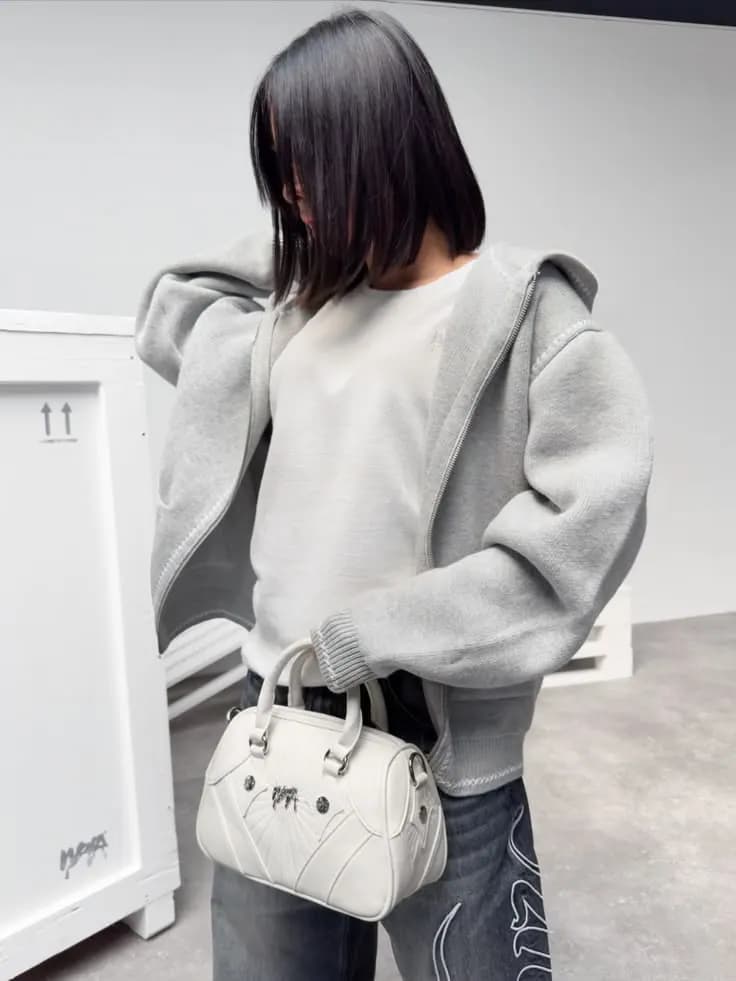 Пример фотографии: Hoodie and Bag