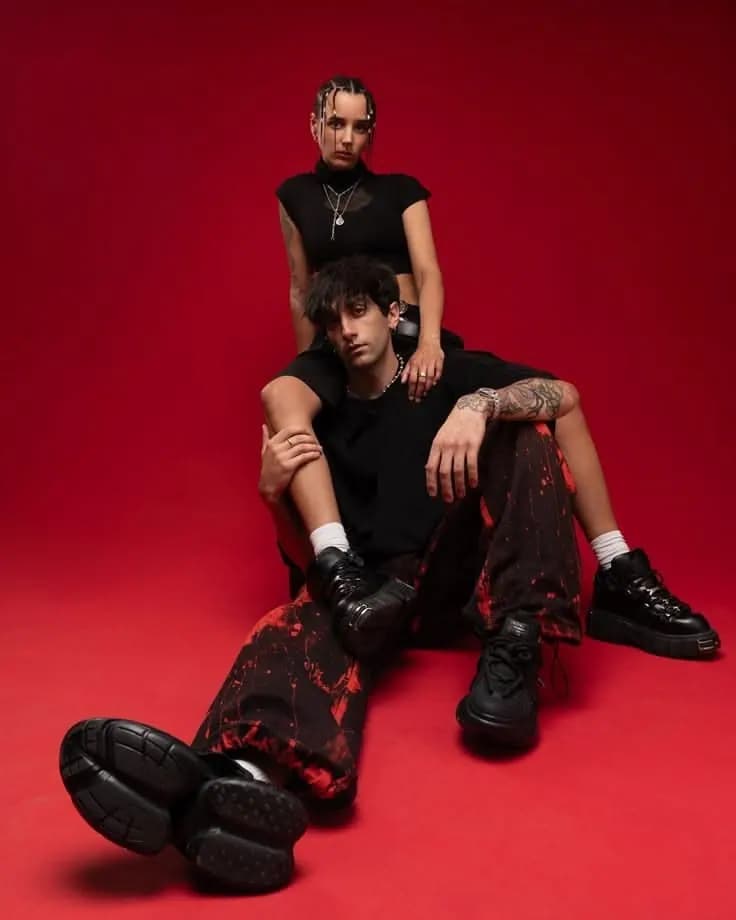 Пример фотографии: Red Backdrop