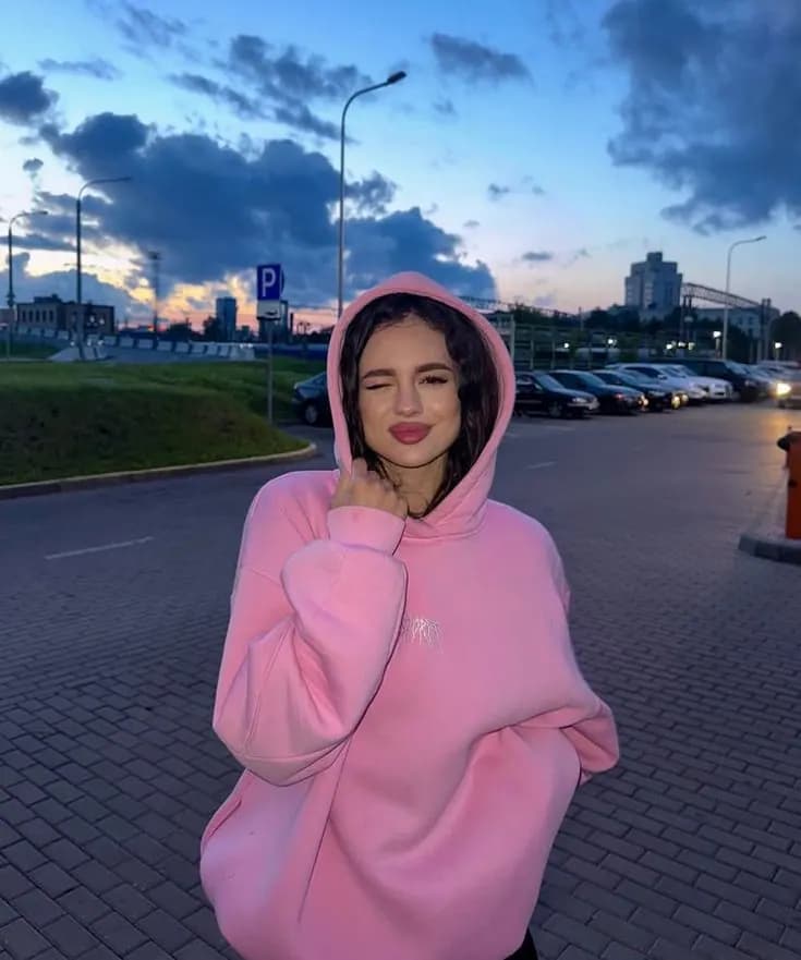Пример фотографии: Pink Hoodie