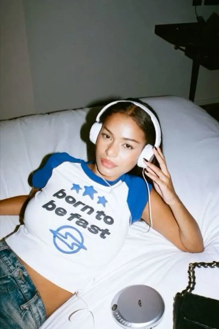 Пример фотографии: Headphones at Home